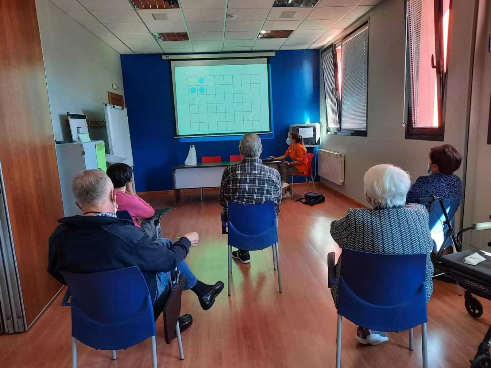 Group rehabilitation and cognitive stimulation for acquired brain injury with NeuronUP