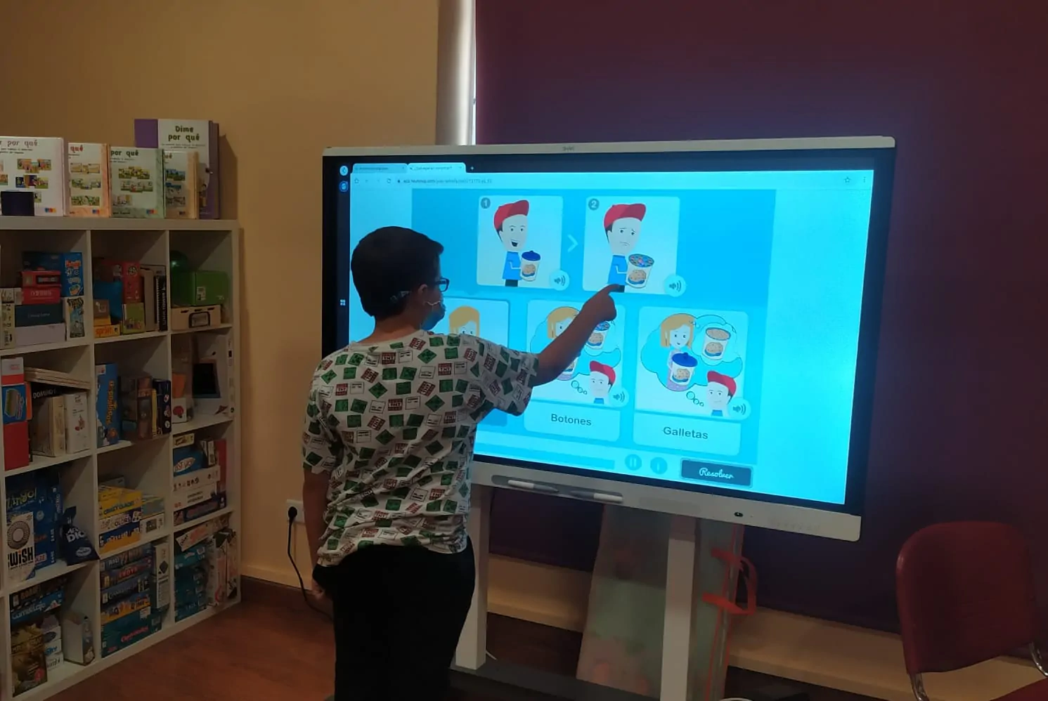 Child working on social cognition with NeuronUP