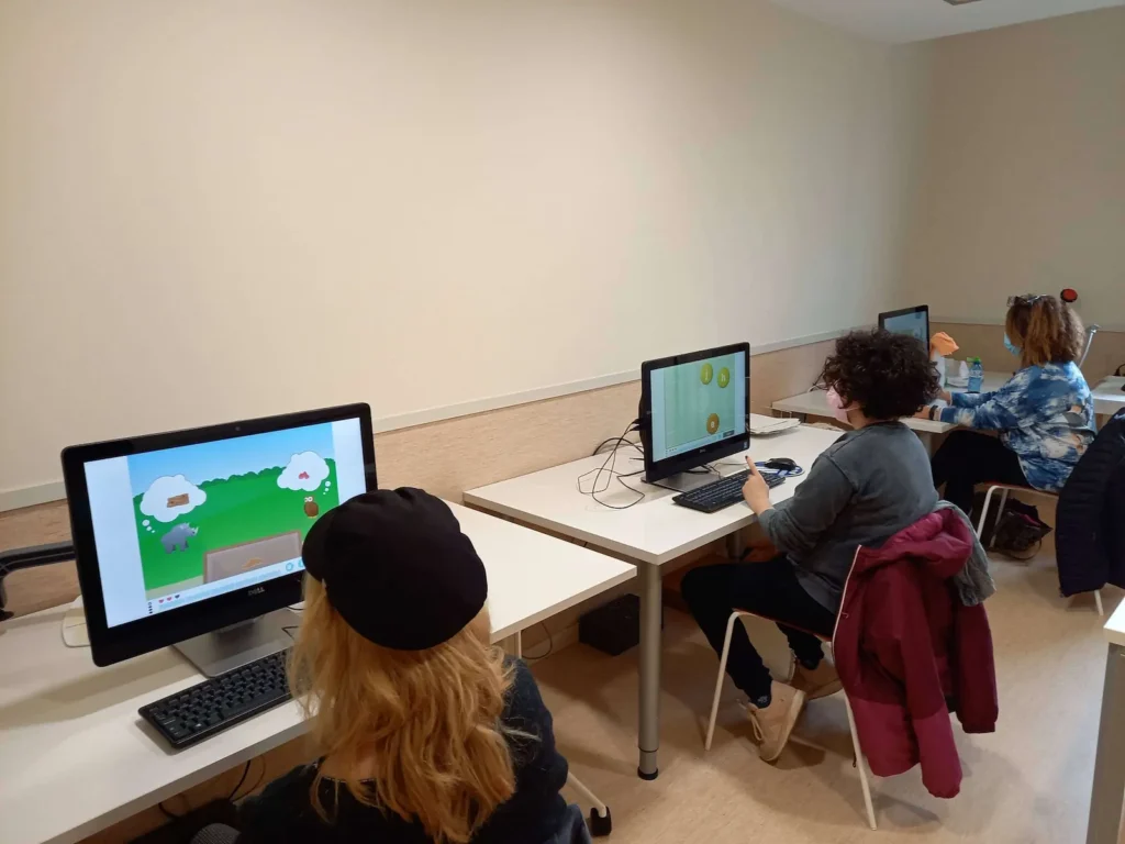 People using NeuronUP2GO