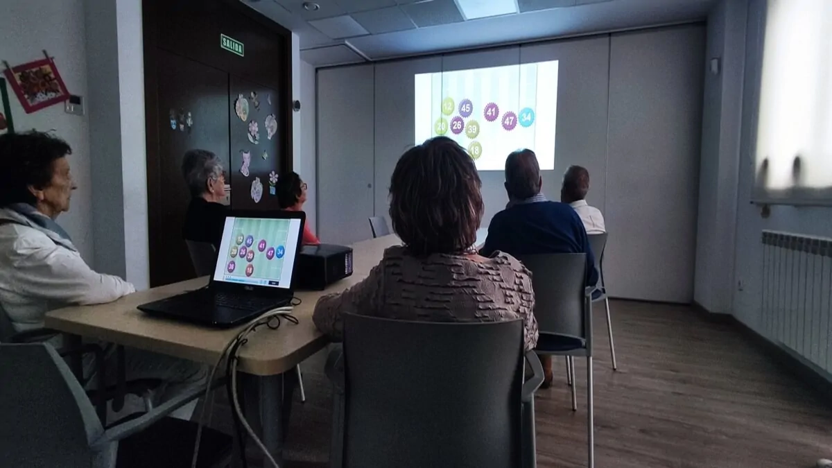 Users of AFA Rioja working with NeuronUP in a group session