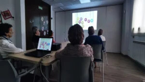 AFA Rioja users working with NeuronUP in a group session