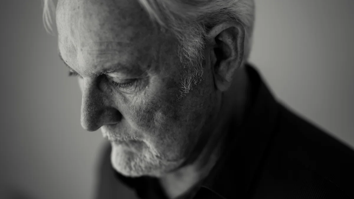 Mild Cognitive Impairment or Dementia: Clinical Differences, Diagnosis, and Cognitive Stimulation